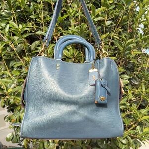 Coach Pebbled Leather Rogue Bag 30 （38124）